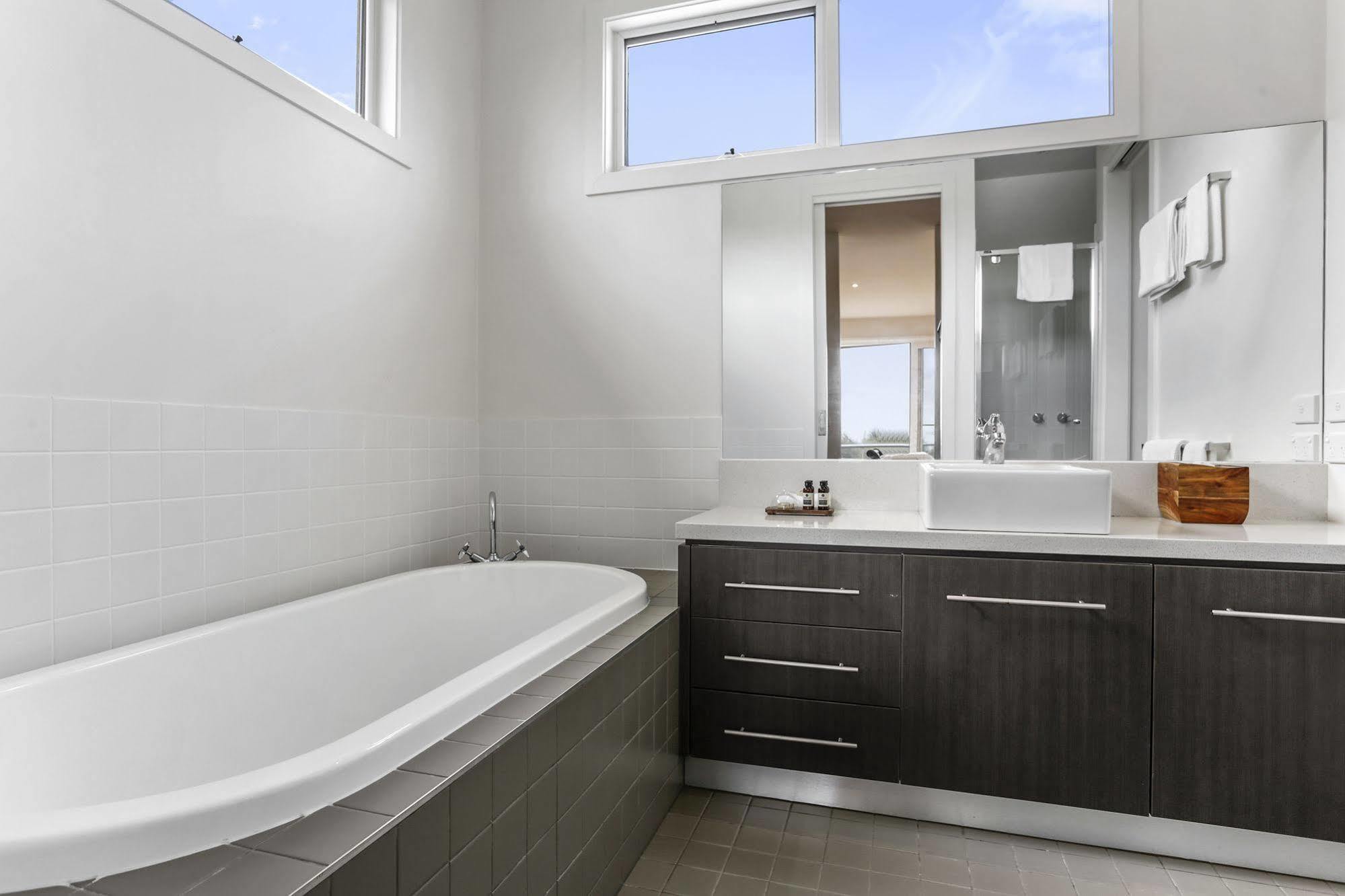 12 Apostles Accommodation Anchors Beach House With Sea Views Port Campbell Esterno foto